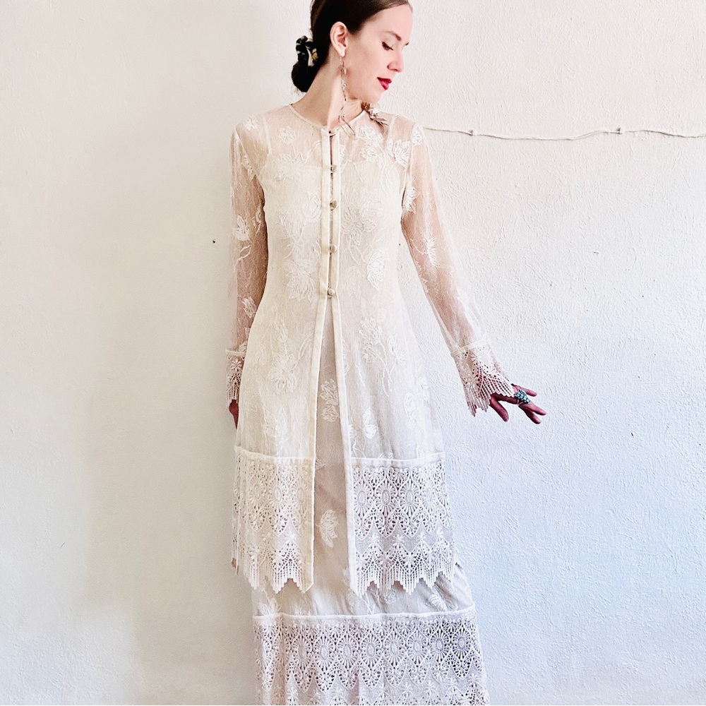 🔥SOLD🔥90s VTG SUE WONG Ivory White Boho Lace Floral Sheath Wedding Dress